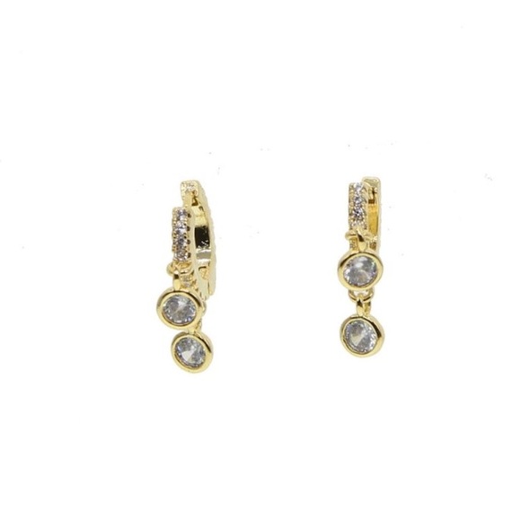 NWT - Gold pleated mini hoops with zirconia charms - Picture 1 of 5